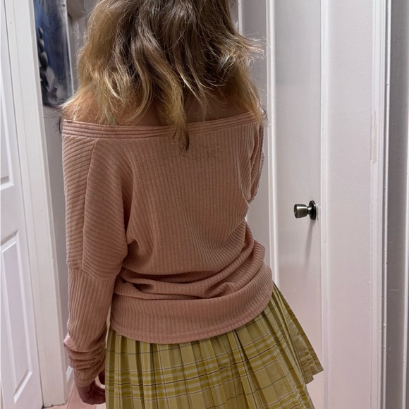 Blush Vibes Only – Your New Go-To Favorite - Picture 4 of 5